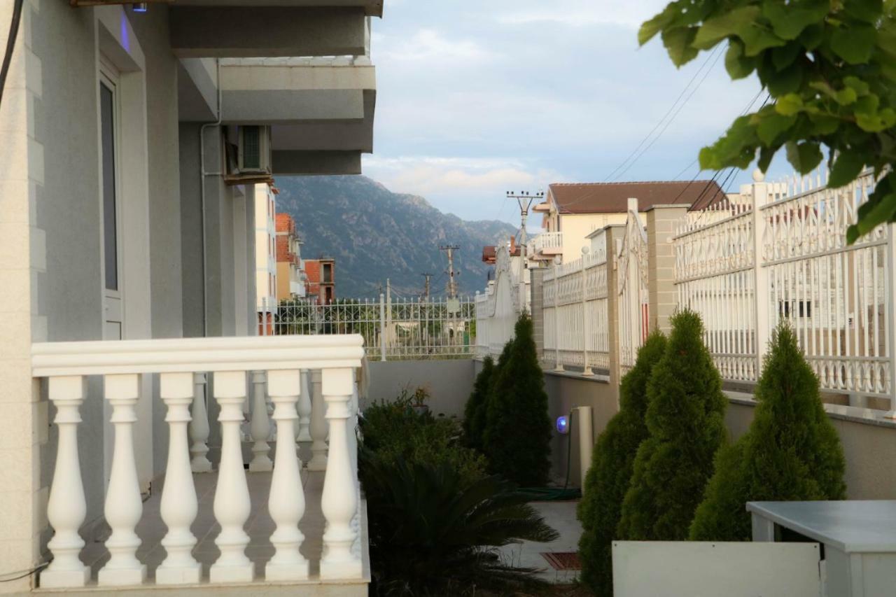 Doci Seven Hotel Velipojë Exteriör bild